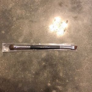 Younique liner/shader brush